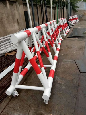 拿什么來拯救你？滲色的護(hù)欄反光油漆