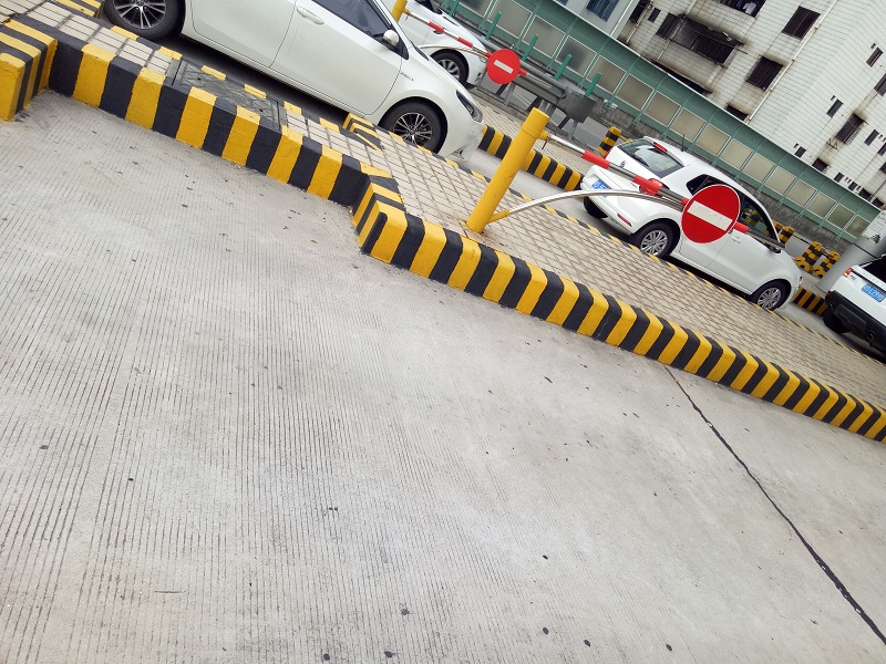 黑漆怎么噴才反光？讓匯勝反光漆來(lái)告訴你