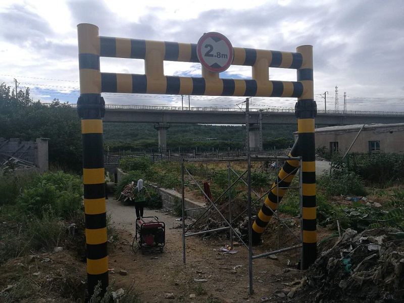 匯勝限高欄反光漆保護(hù)橋梁做橋洞前的“攔路虎”