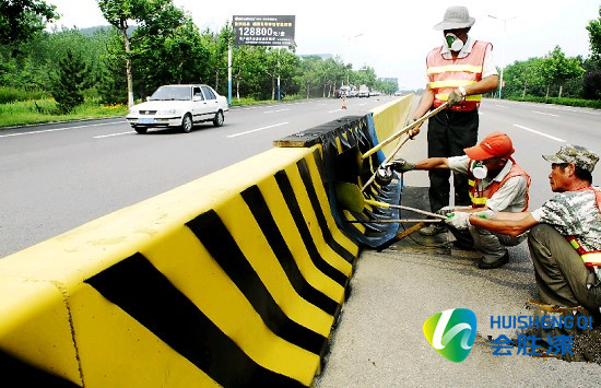 道路防撞墩反光漆離油現象該怎么治？