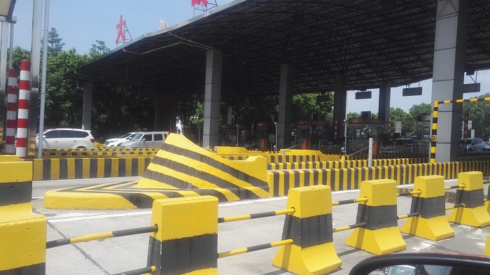 水泥隔離墩反光漆