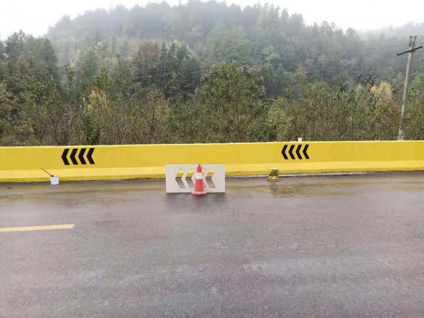 什么是道路防護反光漆的針孔與縮孔？