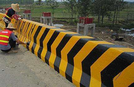 一道靚麗的風景線----反光道路劃線漆