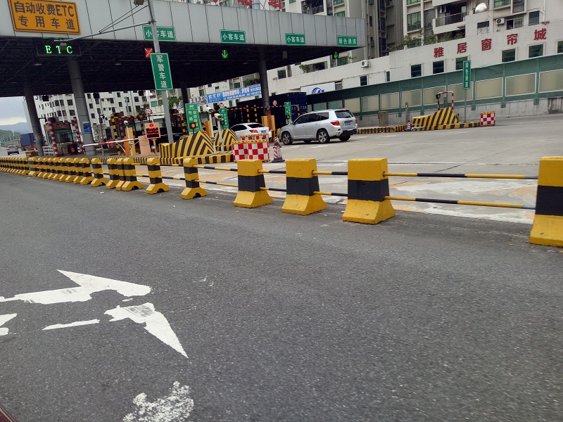道路防撞墩反光油漆施工時出現異常怎么辦？