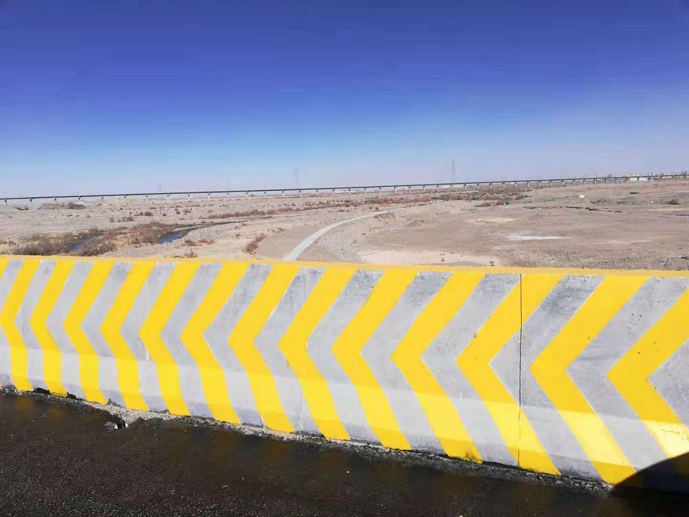 高速公路反光油漆的耐候性有多強？