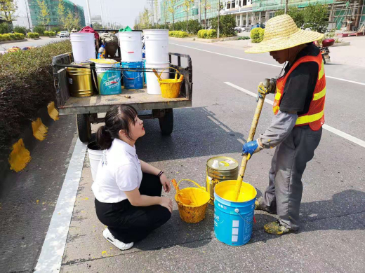 為什么道路防護(hù)反光涂料會(huì)出現(xiàn)針孔？