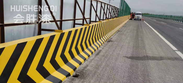 熒光漆跟車道安全島油漆有什么區別