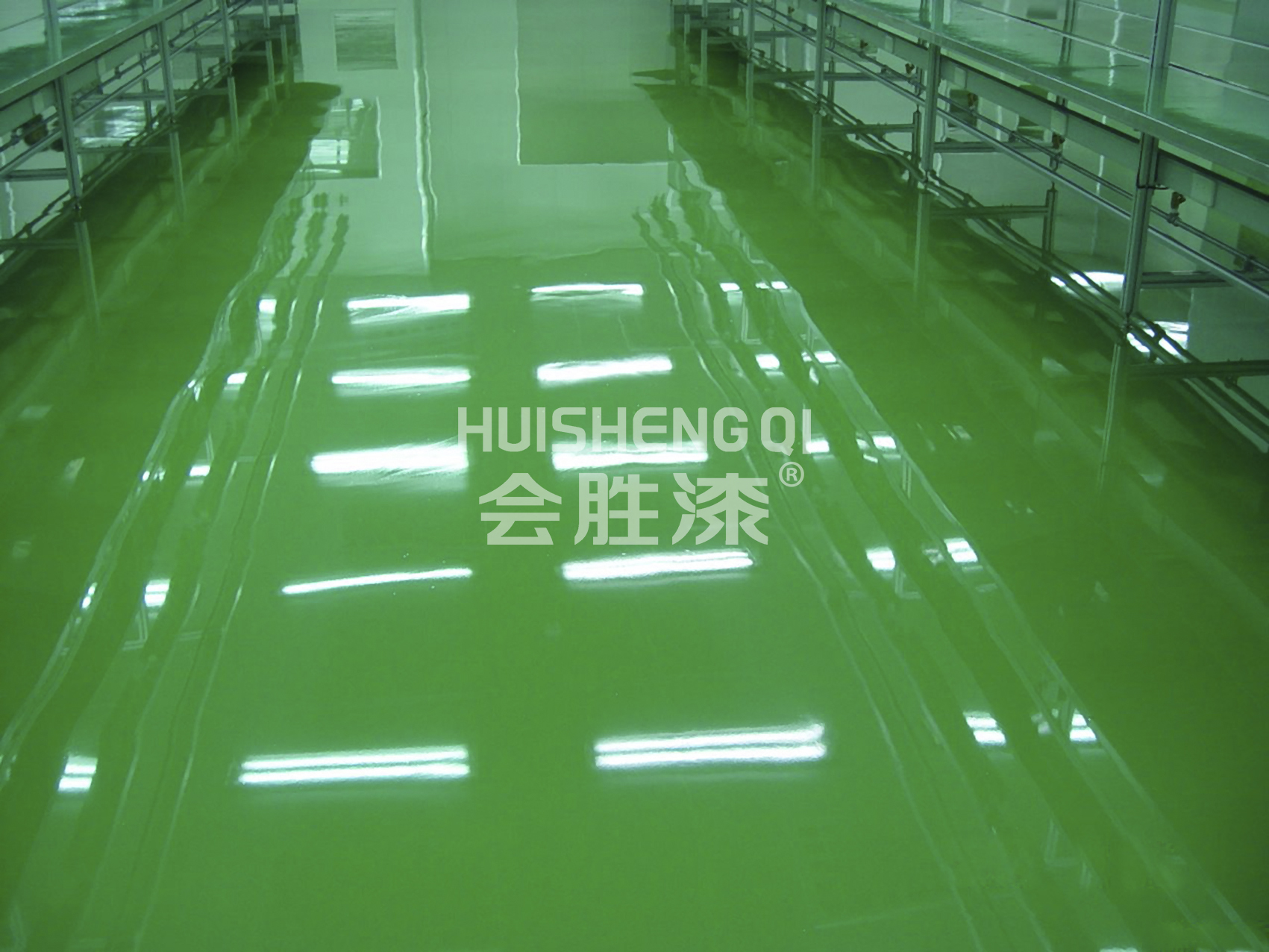 為什么有的車庫(kù)地坪漆施工之后表層呈乳白色？