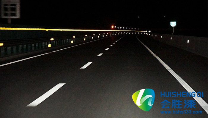 高速公路護欄反光油漆介紹2-700X399.jpg