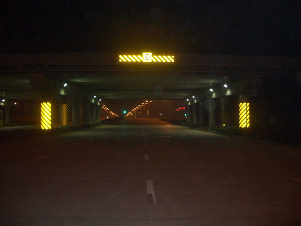 橋墩警示反光涂料