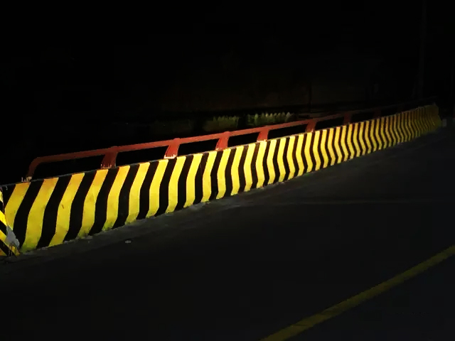 道路防護反光漆