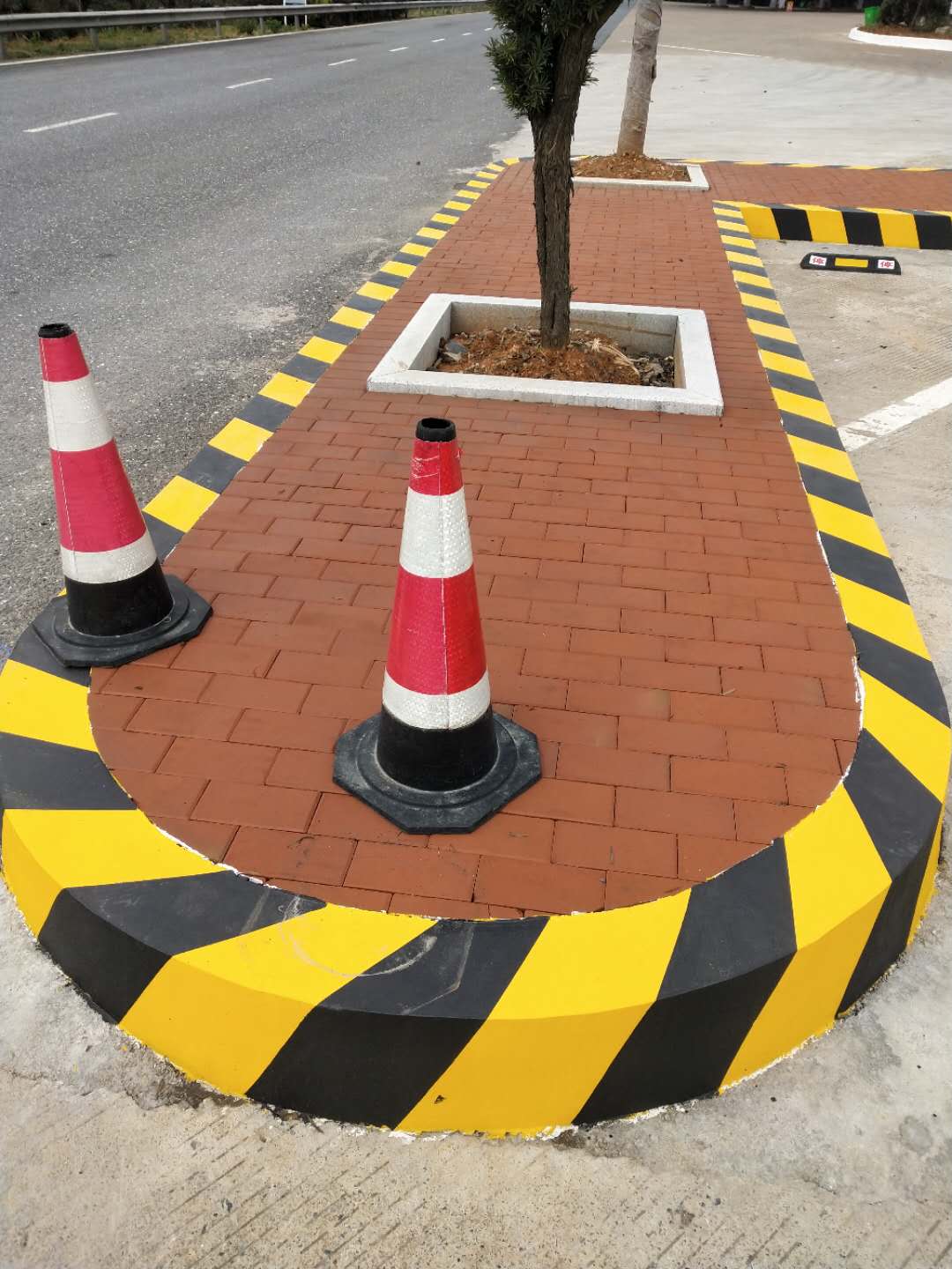 立面反光標識涂料 立面反光標識涂料