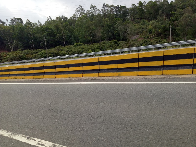 水泥防撞墩反光油漆