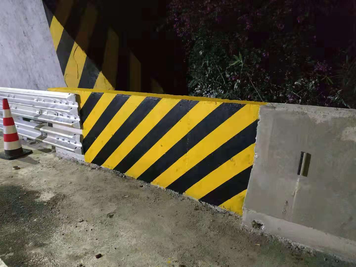 公路護欄反光漆