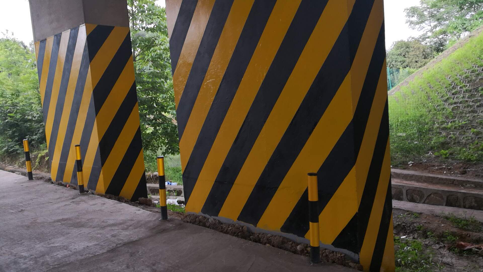 橋梁夜間反光漆效果圖