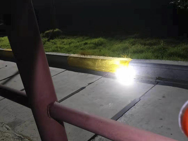 道路路沿反光漆