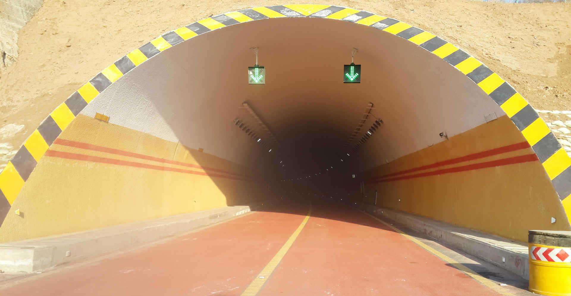 隧道入口警示反光漆