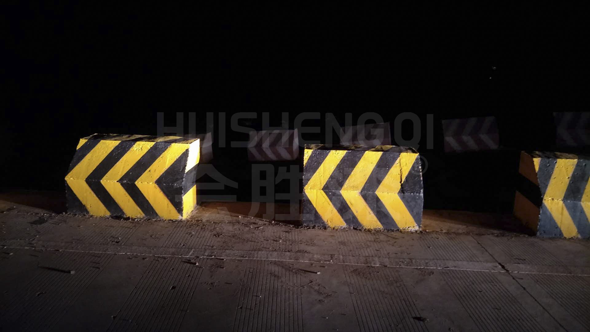 道路立面反光漆